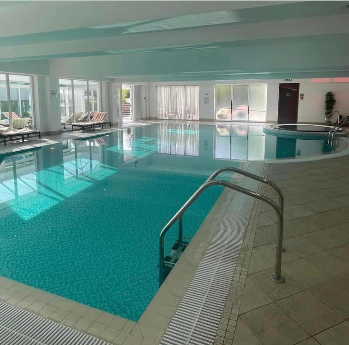Towers Hotel & Spa Swansea Bagian luar foto