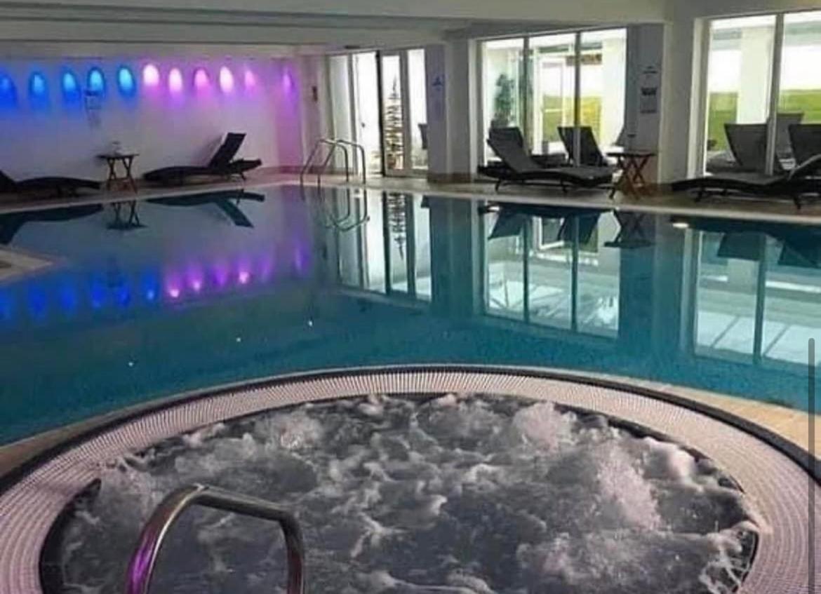 Towers Hotel & Spa Swansea Bagian luar foto