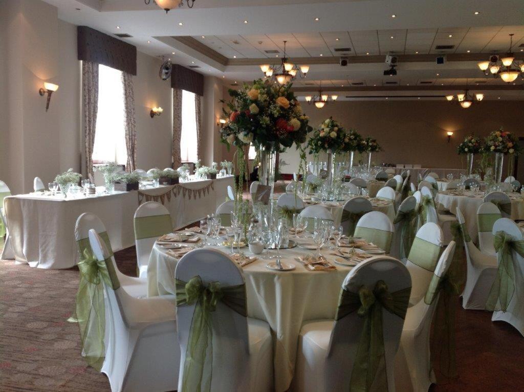 Towers Hotel & Spa Swansea Bagian luar foto