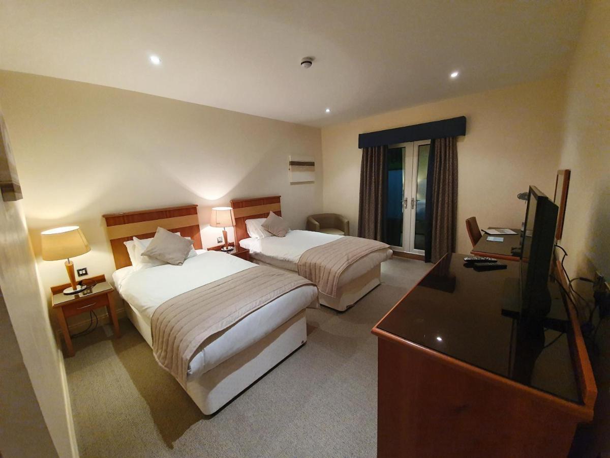 Towers Hotel & Spa Swansea Bagian luar foto