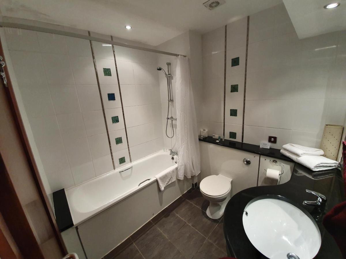 Towers Hotel & Spa Swansea Bagian luar foto