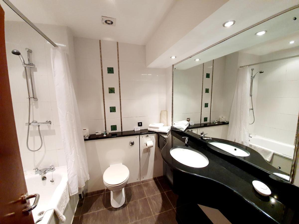 Towers Hotel & Spa Swansea Bagian luar foto