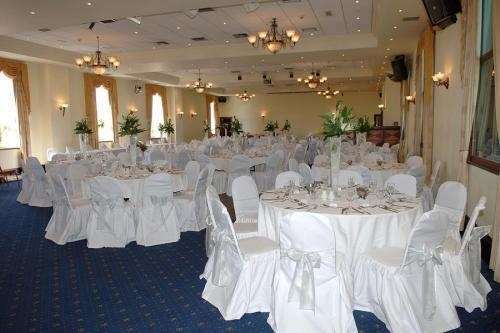 Towers Hotel & Spa Swansea Restoran foto